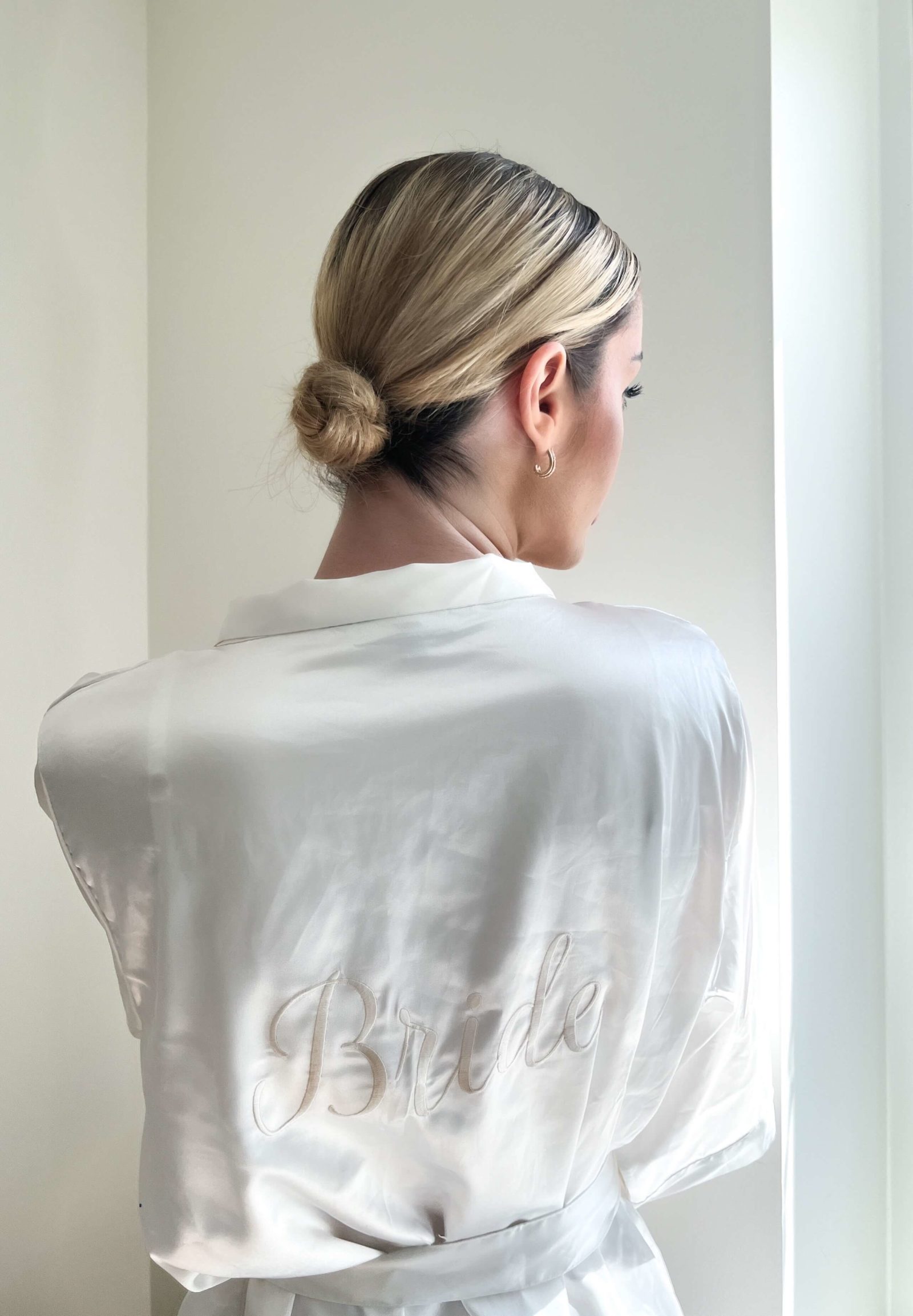 Silkeslen morgonrock med Bride tryck på ryggen för brud och bröllop - TopLady